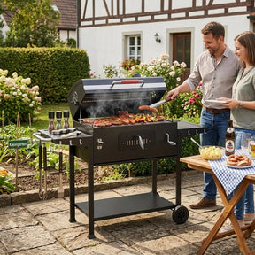 Holzkohlegrill XXL mit Deckel & Thermometer | BBQ Grillwagen mit 2 Seitentischen, Rädern & Ascheschublade | Outdoor Standgrill für Garten - Yardwell